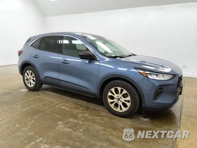 Czwarte zdjęcie samochodu z boku: 2023 FORD ESCAPE ACTIVE VIN:1FMCU0GN7PUA18111 - miniatura