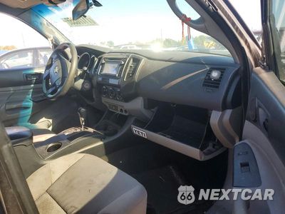 Zdjęcie 8 z 12 samochodu: 2015 TOYOTA TACOMA BASE VIN:5TFTX4CN9FX068269 - miniatura