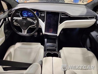 Zdjęcie 8 z 12 samochodu: 2017 TESLA MODEL X VIN:5YJXCDE25HF058089 - miniatura