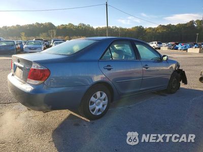 Trzecie zdjęcie samochodu z tyłu: 2004 TOYOTA CAMRY LE VIN:4T1BE32KX4U851212 - miniatura