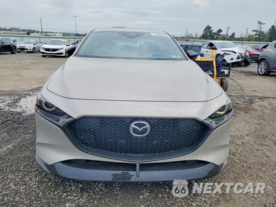 Piąte zdjęcie samochodu w środku: 2025 MAZDA 3 PREMIUM PLUS VIN:JM1BPBNY7S1761328 - miniatura