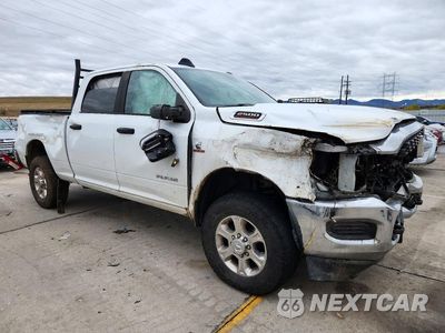Czwarte zdjęcie samochodu z boku: 2023 RAM 2500 BIG HORN VIN:3C6UR5DL3PG532686 - miniatura