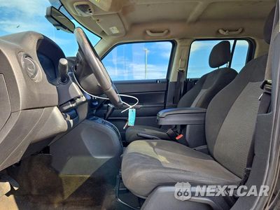 Zdjęcie 7 z 13 samochodu: 2017 JEEP PATRIOT LATITUDE VIN:1C4NJPFA0HD115438 - miniatura