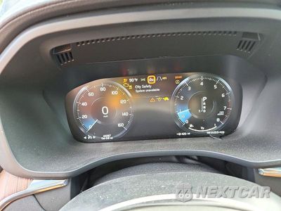 Zdjęcie 9 z 14 samochodu: 2021 VOLVO XC60 T5 INSCRIPTION VIN:YV4102RL4M1696212 - miniatura