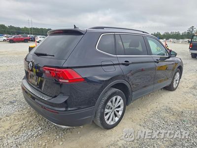 Trzecie zdjęcie samochodu z tyłu: 2019 VOLKSWAGEN TIGUAN SE VIN:3VV3B7AX1KM031769 - miniatura