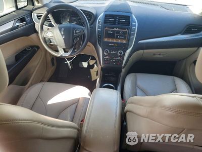 Zdjęcie 8 z 13 samochodu: 2019 LINCOLN MKC VIN:5LMCJ1C99KUL47017 - miniatura