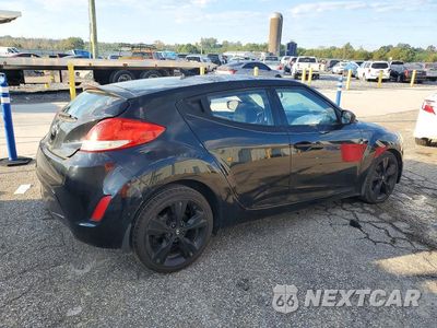 Trzecie zdjęcie samochodu z tyłu: 2017 HYUNDAI VELOSTER VALUE EDITION VIN:KMHTC6AD0HU317348 - miniatura