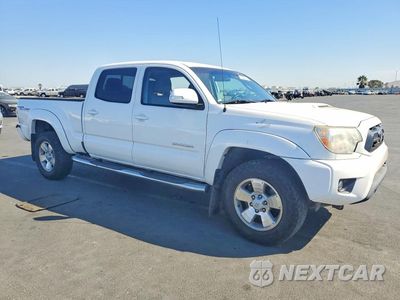 Czwarte zdjęcie samochodu z boku: 2015 TOYOTA TACOMA DOUBLE CAB LONG BED VIN:3TMMU4FN0FM077229 - miniatura