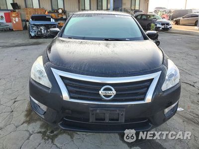Piąte zdjęcie samochodu w środku: 2014 NISSAN ALTIMA 2.5 VIN:1N4AL3AP2EN243110 - miniatura