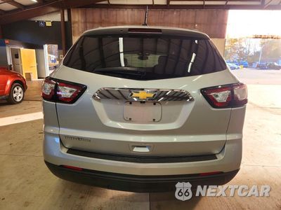 Zdjęcie 6 z 13 samochodu: 2017 CHEVROLET TRAVERSE LS VIN:1GNKRFED9HJ327216 - miniatura