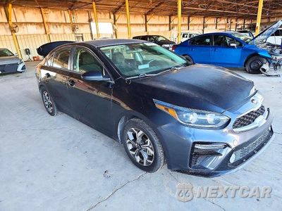 Czwarte zdjęcie samochodu z boku: 2019 KIA FORTE LXS VIN:3KPF24AD8KE052953 - miniatura
