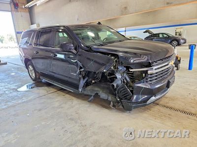 Czwarte zdjęcie samochodu z boku: 2023 CHEVROLET SUBURBAN C1500 LT VIN:1GNSCCKD2PR380067 - miniatura