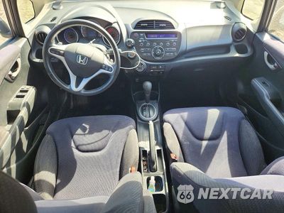 Zdjęcie 8 z 12 samochodu: 2013 HONDA FIT SPORT VIN:JHMGE8H57DC030307 - miniatura