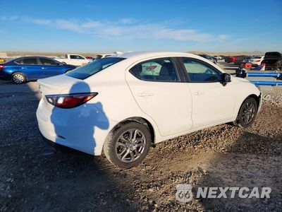 Trzecie zdjęcie samochodu z tyłu: 2019 TOYOTA YARIS LE VIN:3MYDLBYV8KY512703 - miniatura