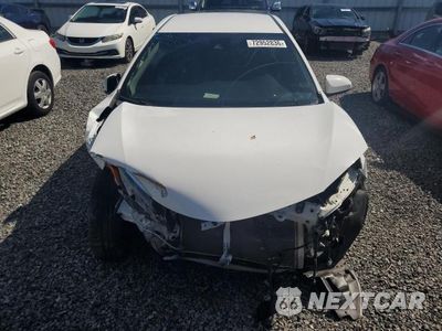 Piąte zdjęcie samochodu w środku: 2018 TOYOTA COROLLA LE VIN:5YFBURHE9JP799589 - miniatura