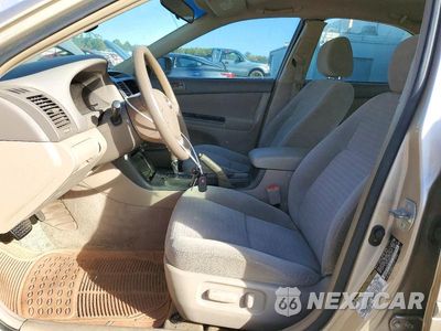 Zdjęcie 7 z 12 samochodu: 2005 TOYOTA CAMRY LE VIN:4T1BE32K05U102341 - miniatura