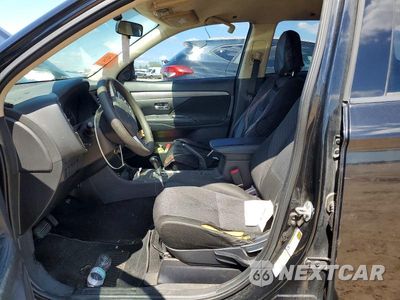 Zdjęcie 7 z 12 samochodu: 2014 MITSUBISHI OUTLANDER ES VIN:JA4AD2A37EZ001799 - miniatura