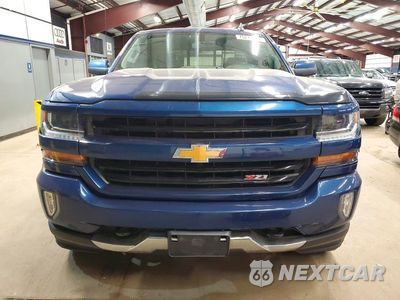 Piąte zdjęcie samochodu w środku: 2017 CHEVROLET SILVERADO K1500 LT VIN:1GCVKREC5HZ227540 - miniatura