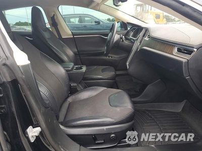 Zdjęcie 7 z 12 samochodu: 2013 TESLA MODEL S VIN:5YJSA1CN1DFP26038 - miniatura