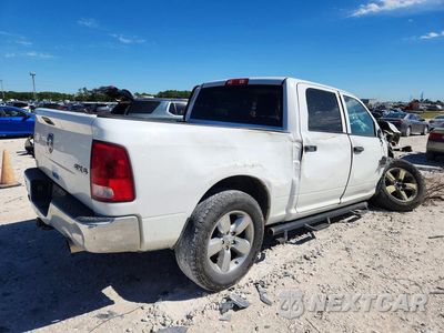 Trzecie zdjęcie samochodu z tyłu: 2019 RAM 1500 CLASSIC TRADESMAN VIN:3C6RR7KT9KG712414 - miniatura