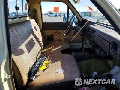 Zdjęcie 10 z 12 samochodu: 1983 TOYOTA PICKUP 1/2 TON RN44 VIN:JT4RN44D2D1158045 - miniatura