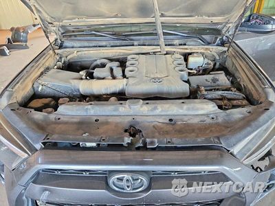 Zdjęcie 11 z 12 samochodu: 2016 TOYOTA 4RUNNER TRAIL VIN:JTEBU5JR1G5384421 - miniatura