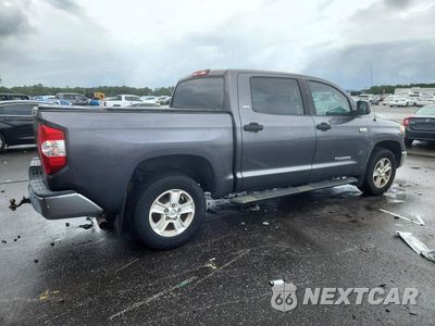 Trzecie zdjęcie samochodu z tyłu: 2018 TOYOTA TUNDRA CREWMAX SR5 VIN:5TFEY5F10JX243442 - miniatura
