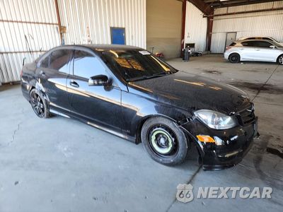 Czwarte zdjęcie samochodu z boku: 2013 MERCEDES-BENZ C 250 VIN:WDDGF4HB1DA804551 - miniatura