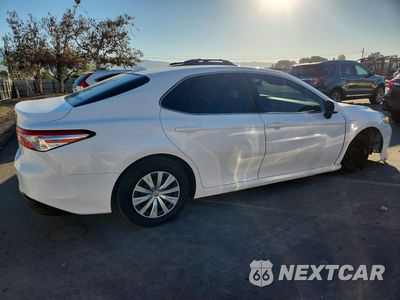 Trzecie zdjęcie samochodu z tyłu: 2019 TOYOTA CAMRY LE VIN:4T1B31HKXKU008822 - miniatura