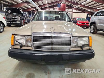 Piąte zdjęcie samochodu w środku: 1989 MERCEDES-BENZ 300 E VIN:WDBEA30D8KA949153 - miniatura