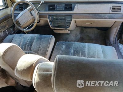 Zdjęcie 8 z 12 samochodu: 1993 FORD CROWN VICTORIA LX VIN:2FALP74W5PX141261 - miniatura