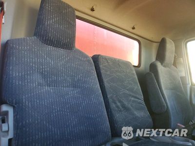 Zdjęcie 11 z 13 samochodu: 2017 HINO 195 BOX TRUCK VIN:JHHSDM2H5HK005568 - miniatura