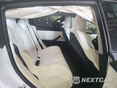 Zdjęcie 10 z 12 samochodu: 2024 TESLA MODEL 3 VIN:5YJ3E1EB2RF811800 - miniatura