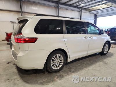 Trzecie zdjęcie samochodu z tyłu: 2016 TOYOTA SIENNA XLE PREMIUM 8-PASSENGER VIN:5TDYK3DC5GS753176 - miniatura