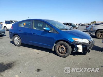 Czwarte zdjęcie samochodu z boku: 2013 HONDA INSIGHT EX VIN:JHMZE2H72DS004372 - miniatura