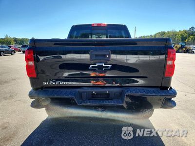 Zdjęcie 6 z 12 samochodu: 2018 CHEVROLET SILVERADO K1500 LT VIN:3GCUKREC7JG528991 - miniatura