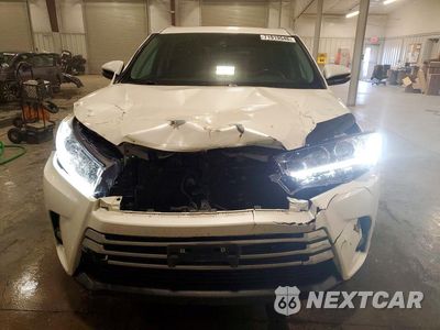 Piąte zdjęcie samochodu w środku: 2017 TOYOTA HIGHLANDER XLE VIN:5TDJZRFH7HS515257 - miniatura