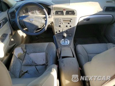 Zdjęcie 8 z 12 samochodu: 2001 VOLVO S60 T5 VIN:YV1RS53D412071814 - miniatura
