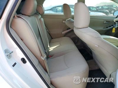 Zdjęcie 10 z 12 samochodu: 2010 TOYOTA PRIUS III VIN:JTDKN3DU4A0093115 - miniatura