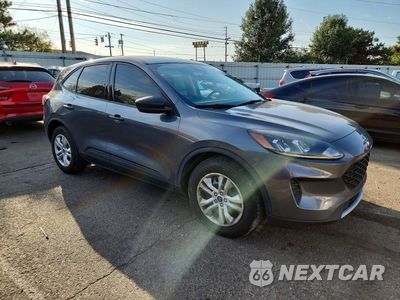 Czwarte zdjęcie samochodu z boku: 2021 FORD ESCAPE S VIN:1FMCU0F67MUA19314 - miniatura