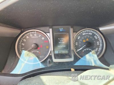 Zdjęcie 9 z 12 samochodu: 2018 TOYOTA TACOMA SR5 V6 VIN:3TMAZ5CN5JM073085 - miniatura