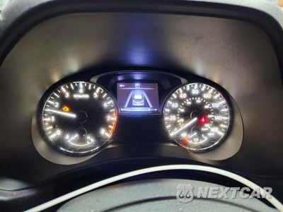 Zdjęcie 9 z 12 samochodu: 2017 NISSAN PATHFINDER SV VIN:5N1DR2MNXHC650470 - miniatura