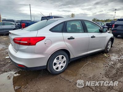 Trzecie zdjęcie samochodu z tyłu: 2017 FORD FOCUS S VIN:1FADP3E2XHL307359 - miniatura