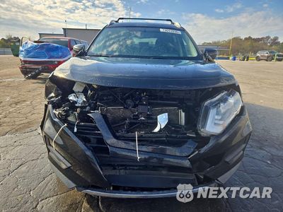 Piąte zdjęcie samochodu w środku: 2018 NISSAN ROGUE SV VIN:KNMAT2MT4JP622928 - miniatura