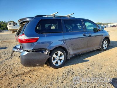 Trzecie zdjęcie samochodu z tyłu: 2017 TOYOTA SIENNA LE VIN:5TDKZ3DC2HS832081 - miniatura