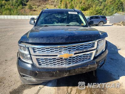 Piąte zdjęcie samochodu w środku: 2018 CHEVROLET SUBURBAN C1500 LT VIN:1GNSCHKC2JR342589 - miniatura