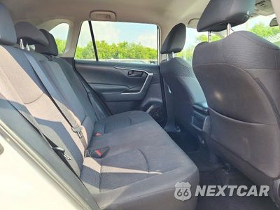 Zdjęcie 11 z 13 samochodu: 2018 TOYOTA RAV4 LE VIN:2T3H1RFV7KW015679 - miniatura