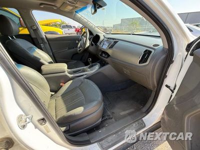 Piąte zdjęcie samochodu w środku: 2014 KIA SPORTAGE EX VIN:KNDPC3AC9E7606122 - miniatura