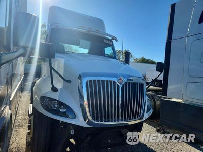 Czwarte zdjęcie samochodu z boku: 2019 INTERNATIONAL RH613 SEMI TRUCK VIN:3HSDXTZN4KN094687 - miniatura