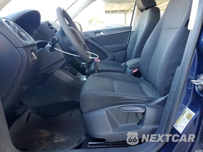 Zdjęcie 7 z 12 samochodu: 2012 VOLKSWAGEN TIGUAN S VIN:WVGAV7AX4CW542421 - miniatura